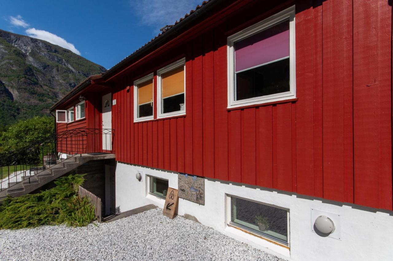 Spacious Two Bedroom Basement Apartment Flåm Екстериор снимка