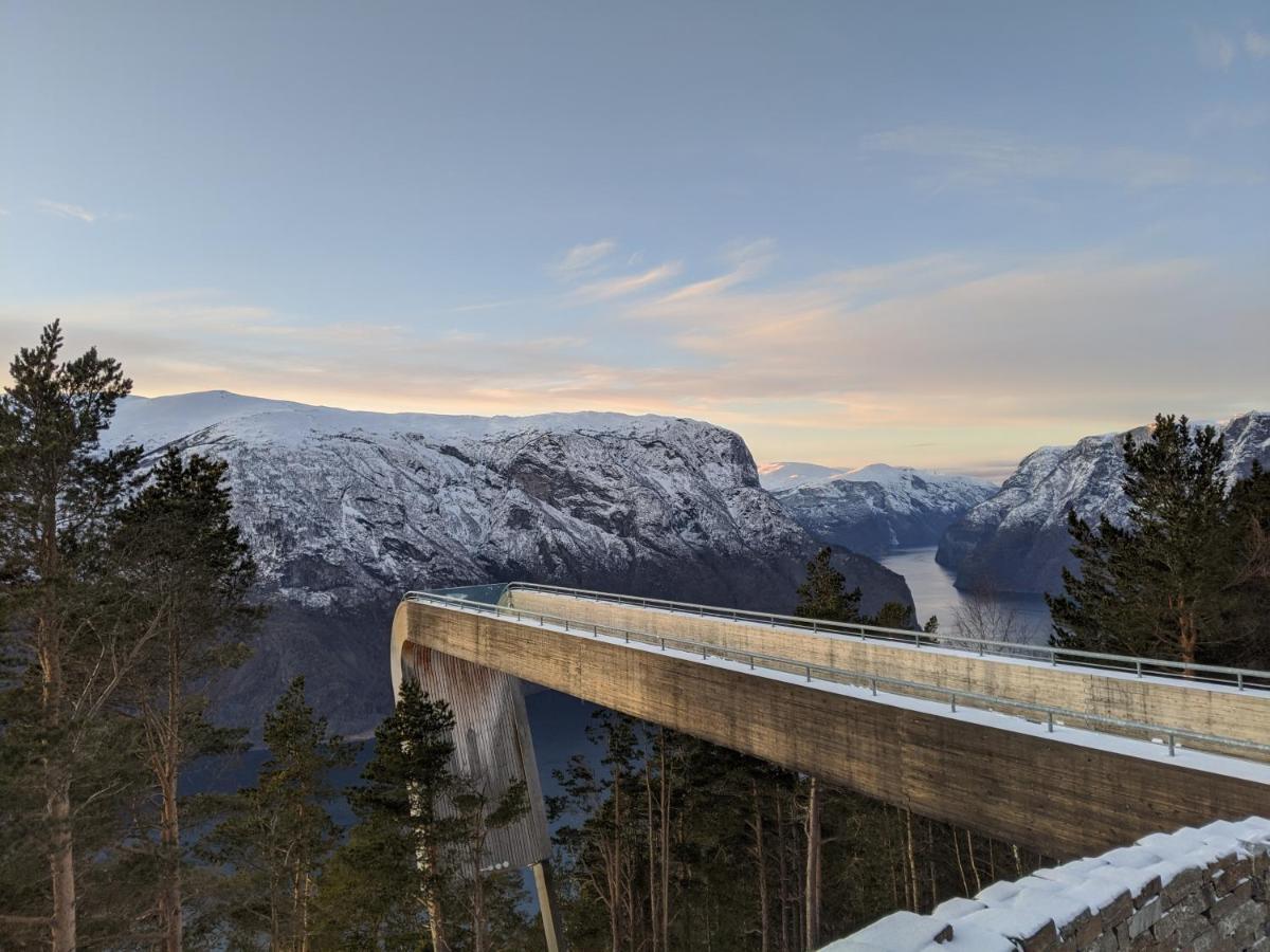 Spacious Two Bedroom Basement Apartment Flåm Екстериор снимка
